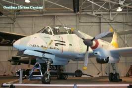 IA-58 capturado durante la guerra de Malvinas, puede observarse dentro de un museo
