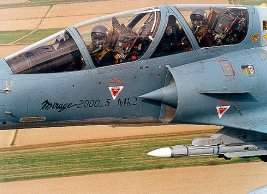 Mirage 2000-5 Mk2, biplaza. Se puede apreciar un misil Matra MICA EM.