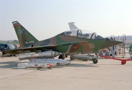 Un Yak-130 en la exposicin MAKS 2001 (AirShow), Rusia.